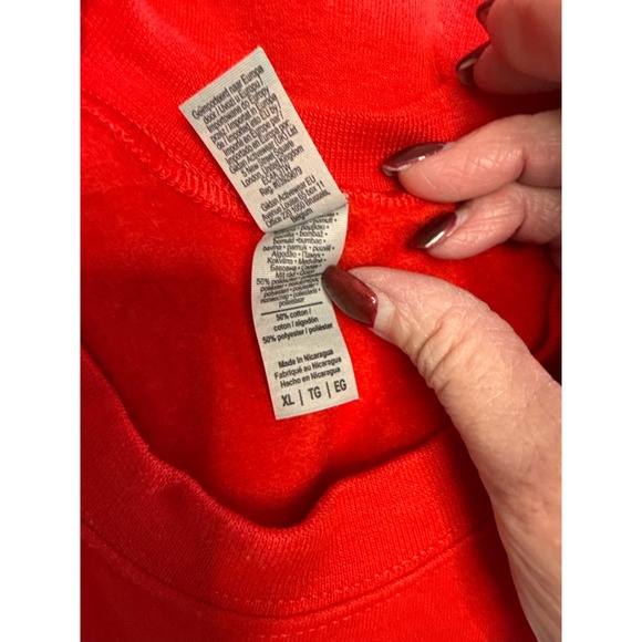 Gildan Heavy Blend Red Christmas Tree Graphic Sweatshirt XLT Unisex, Holiday - Picture 4 of 4